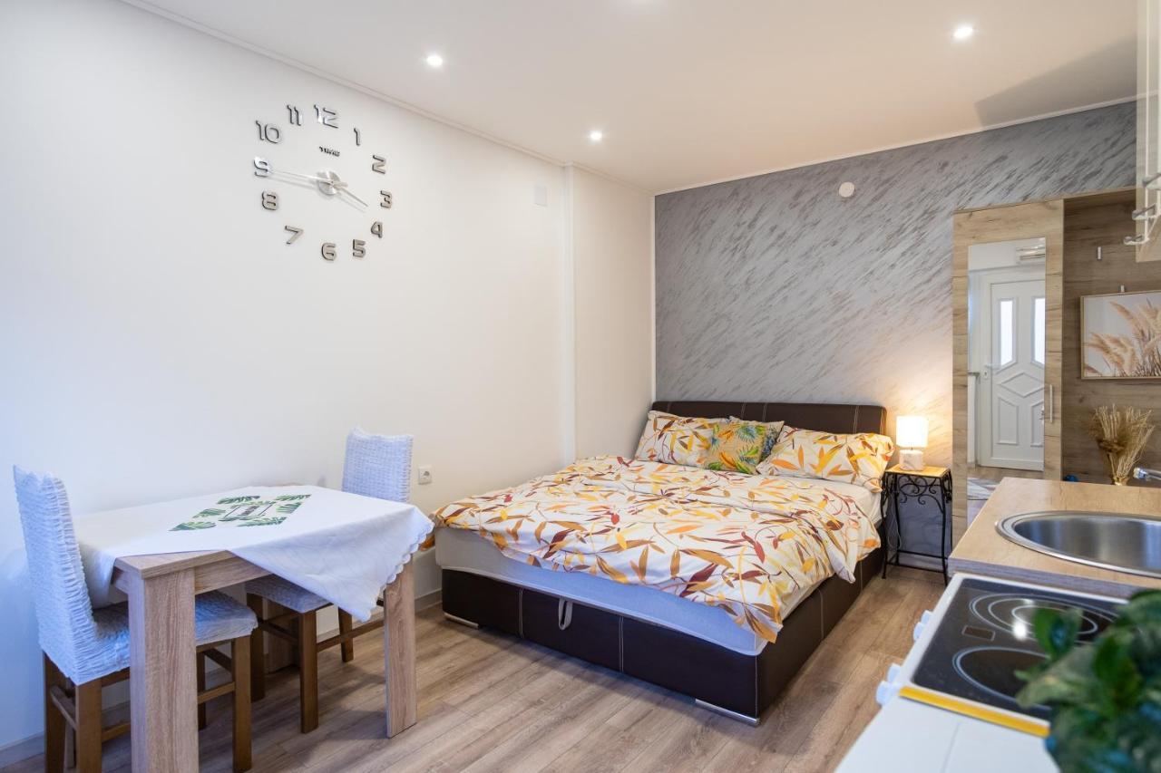 Apartments Solar Требине Екстериор снимка