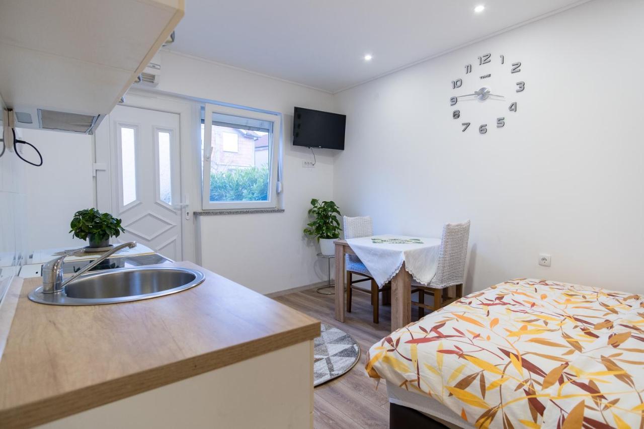 Apartments Solar Требине Екстериор снимка