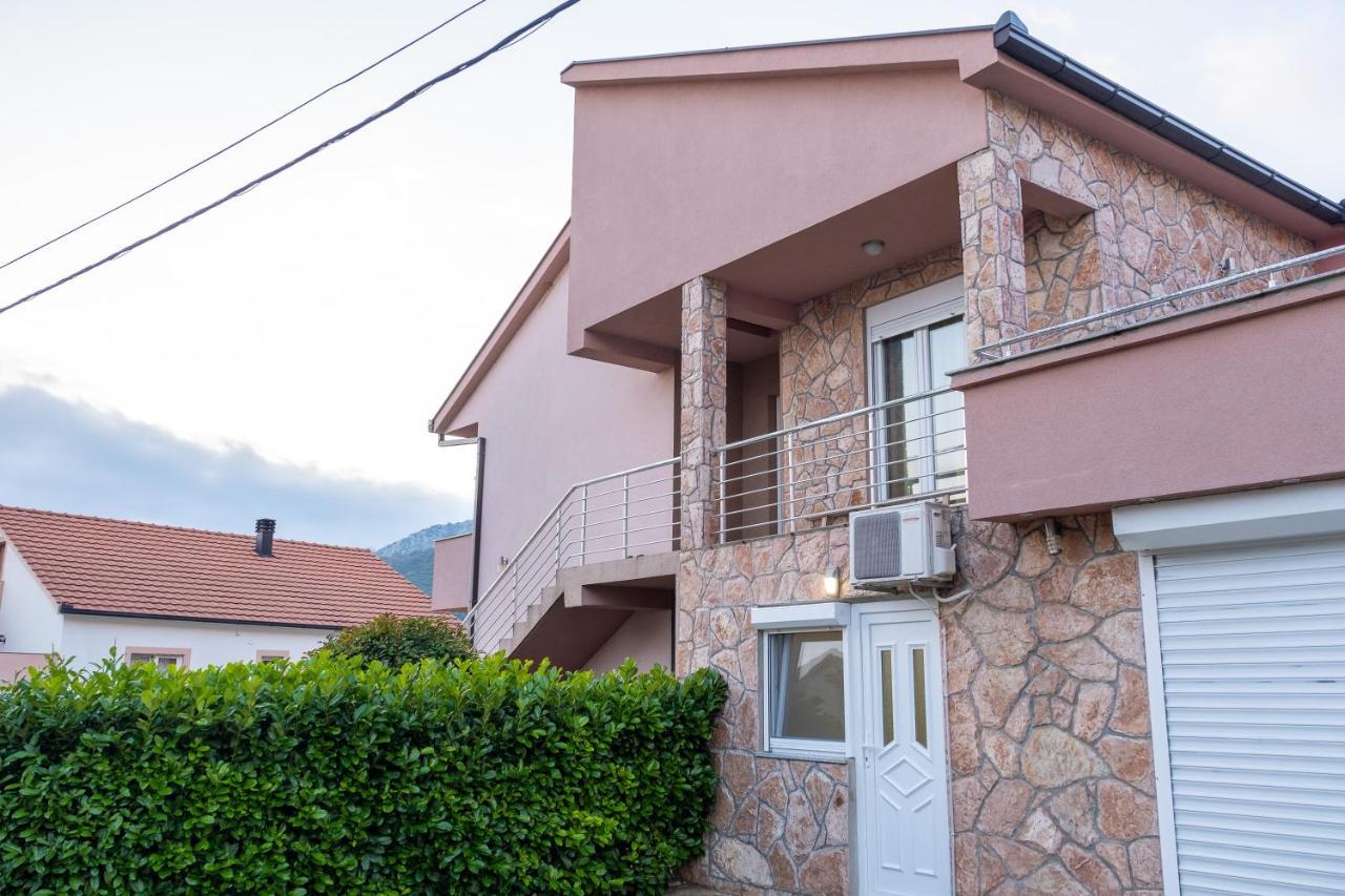 Apartments Solar Требине Екстериор снимка