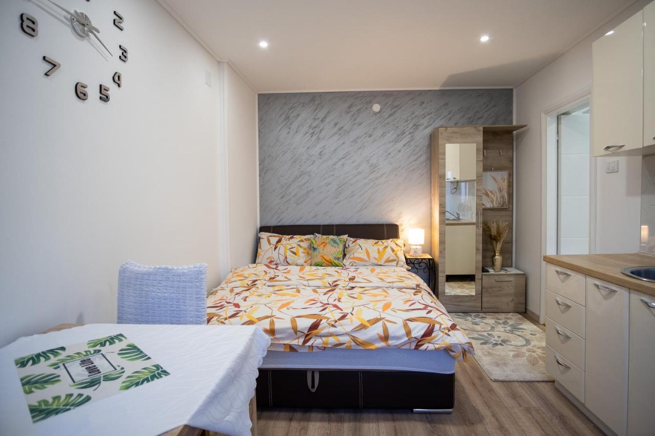 Apartments Solar Требине Екстериор снимка